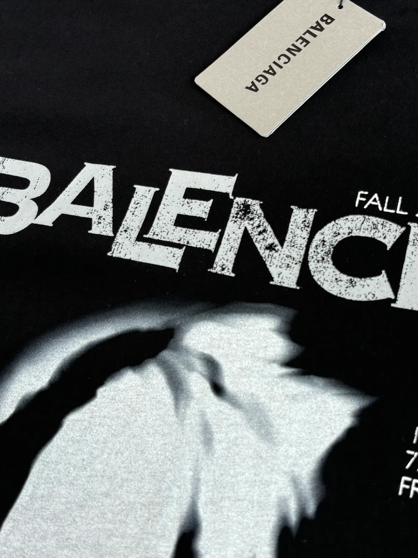 Balenciag*/ 26 Fall Series T Classic Oversized Black White T ， Karl Lagerfeld ， BALENCIAGA ， 、Series ， “ ”。 + ， ， Retro 。 Size：XS/S/M/L